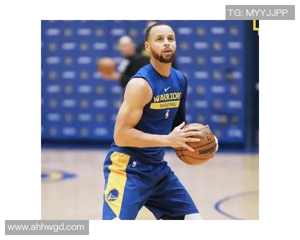 火箭队与篮网队激战正酣球迷热议比赛精彩瞬间与战术分析